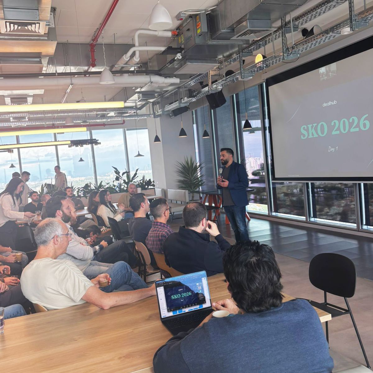 DealHub AI SKO